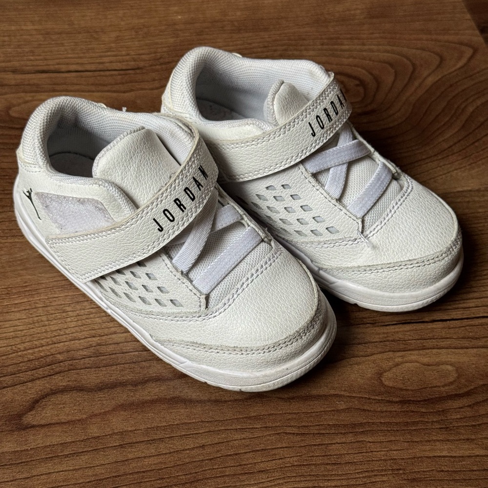 Nike Jordan white toddler shoes size 8 C